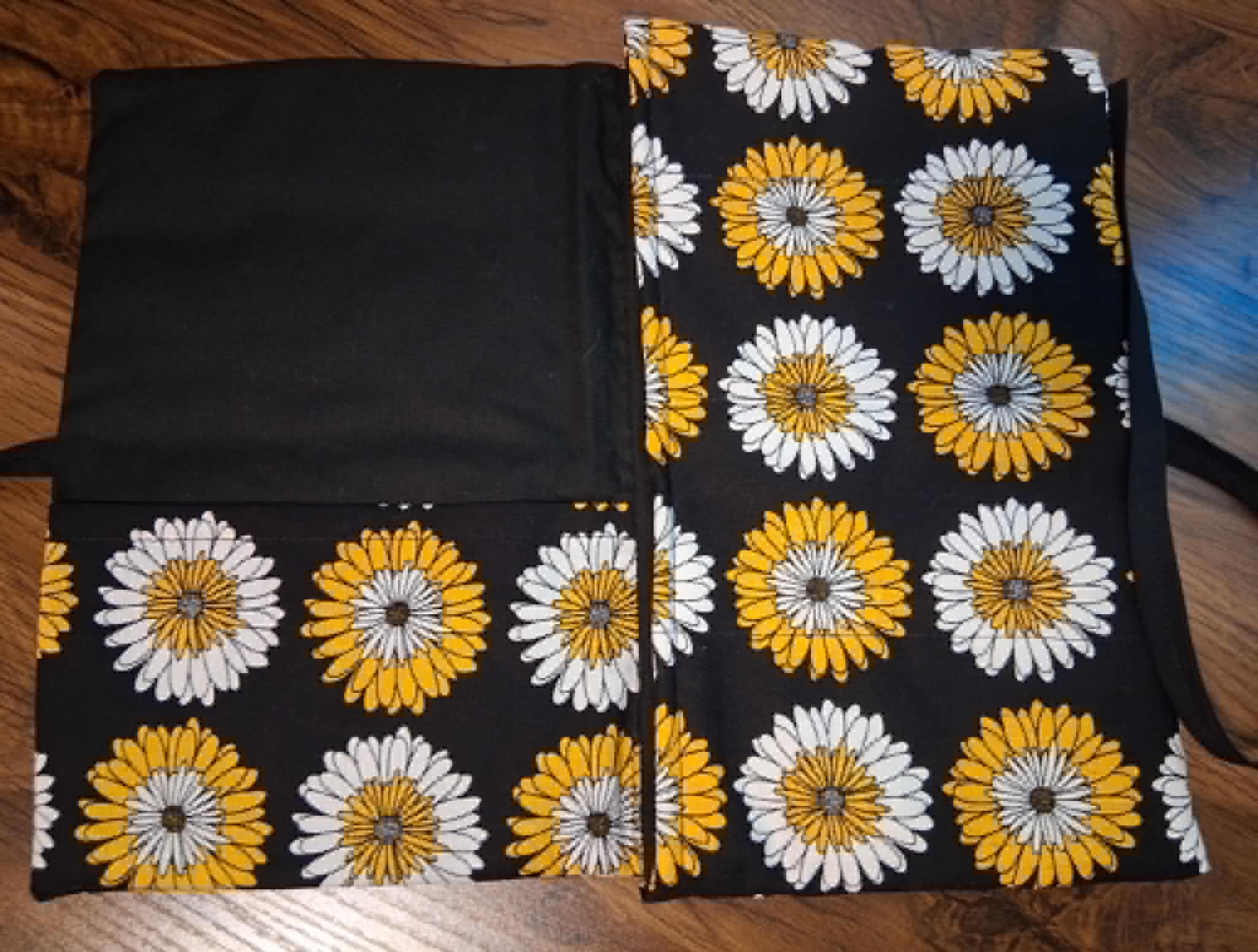 11x17 Daisy floral design quilted book cover tie and inside pocket